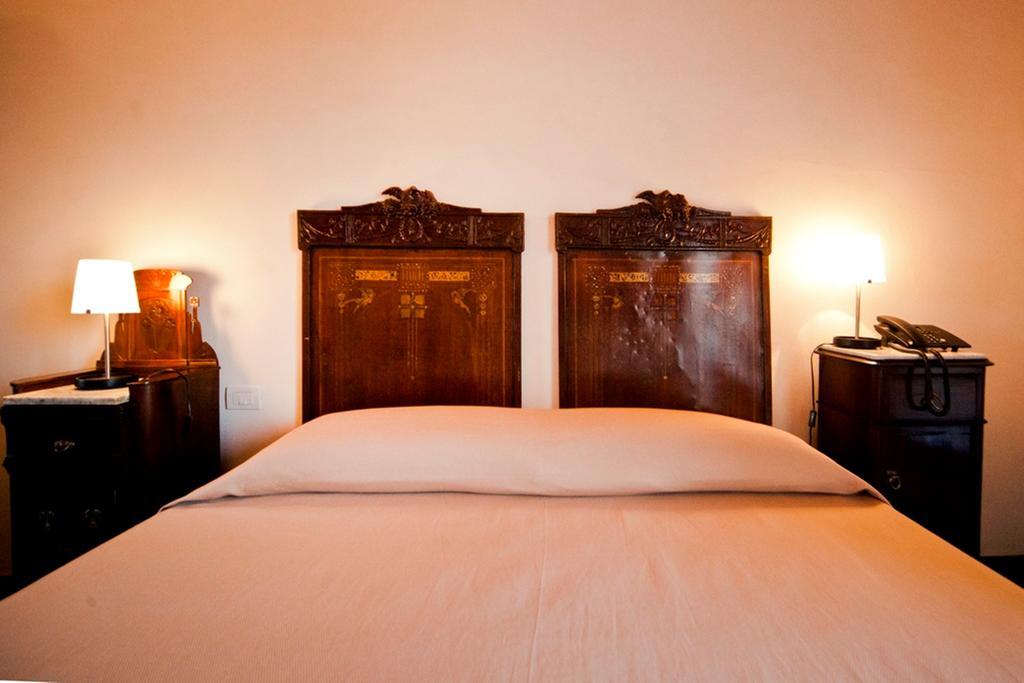 רגוזה Hotel Dell'Orologio מראה חיצוני תמונה